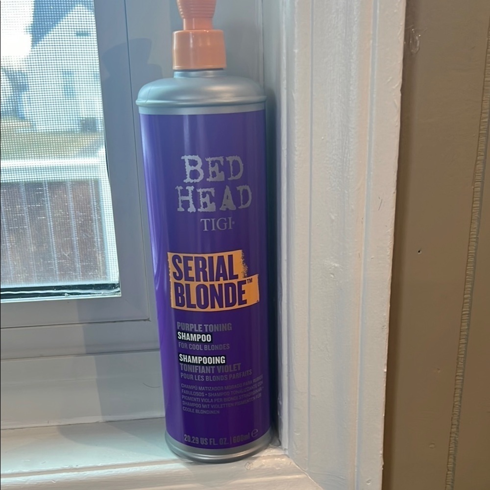 Bed Head Serial Blonde Purple Toning Shampoo